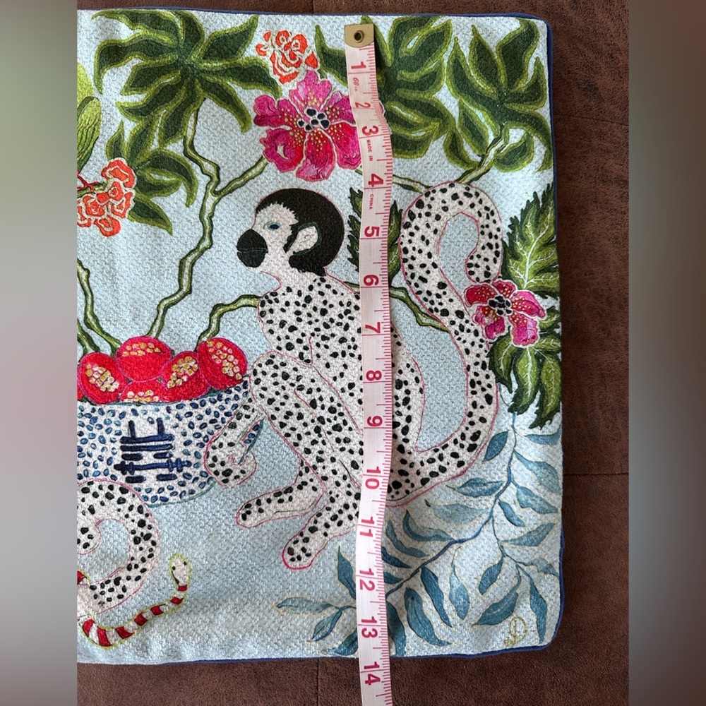 Tropical Monkey Pillowcase with Floral Design - White Lotus - Picture 6 of 6